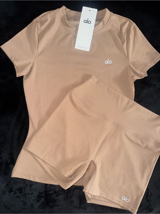 ALO Yoga Other - ALO Yoga Nude Crew Tee & High-Rise Bike Short Set